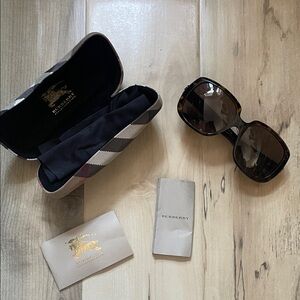 Burberry Brown Tortoise Shell Sunglasses with Case
